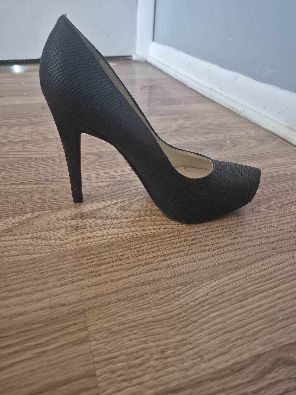 Jessica Simpson Black Textured High Heel Pumps